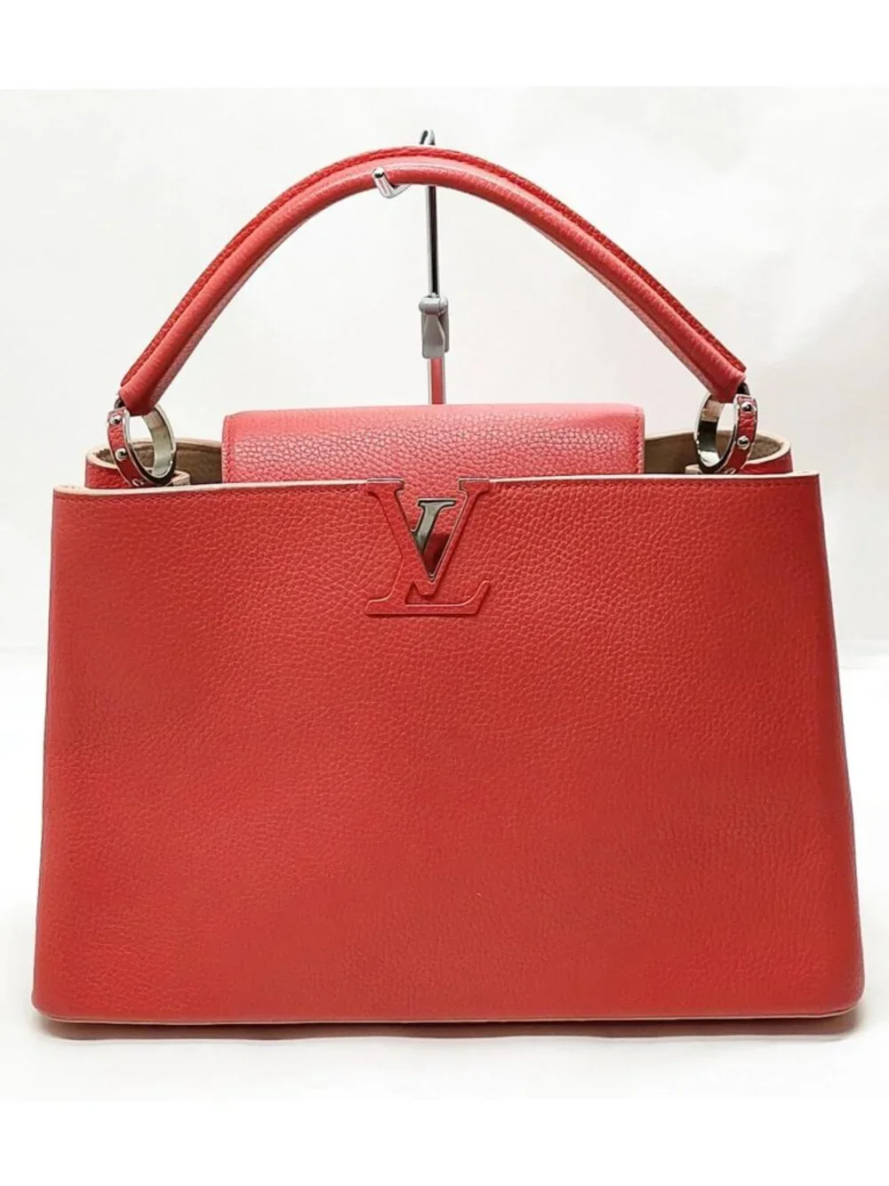 Louis Vuitton elegant louis